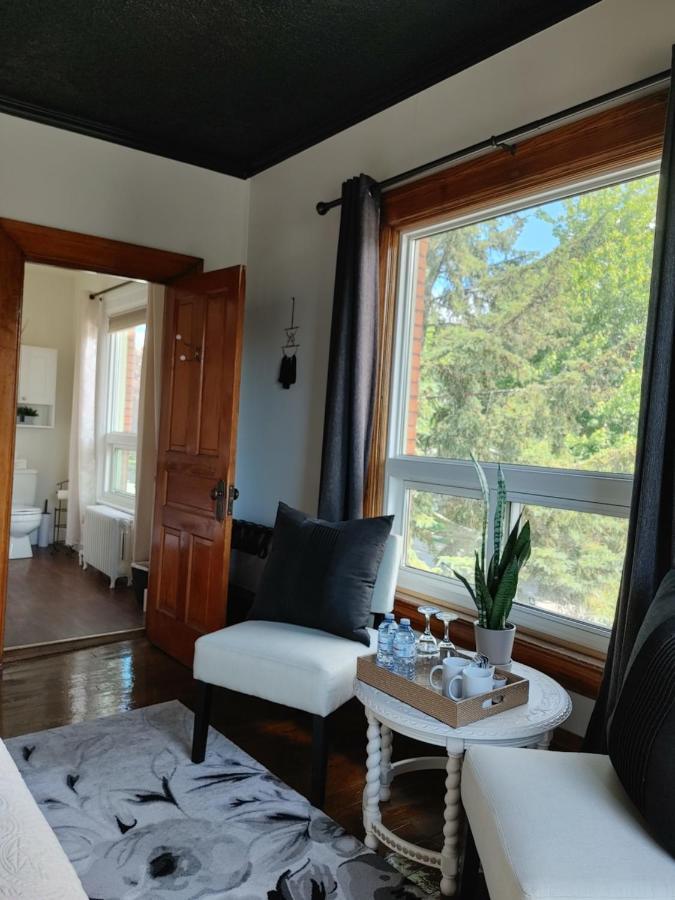 Stonewater Manor B&B Gananoque Bagian luar foto
